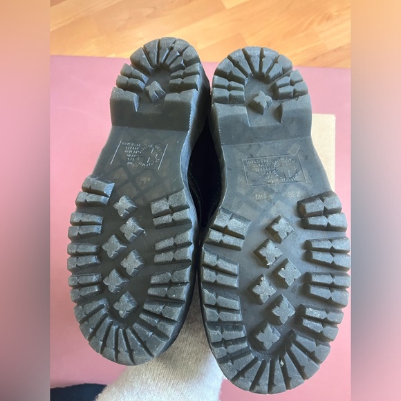 Dr. Martens shoes - Picture 6 of 6